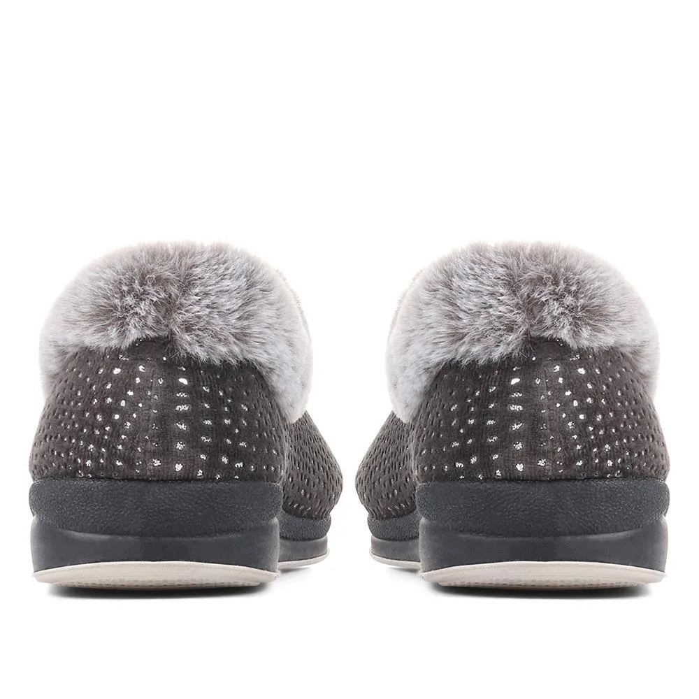 Full Slippers - QING36011 / 322 341