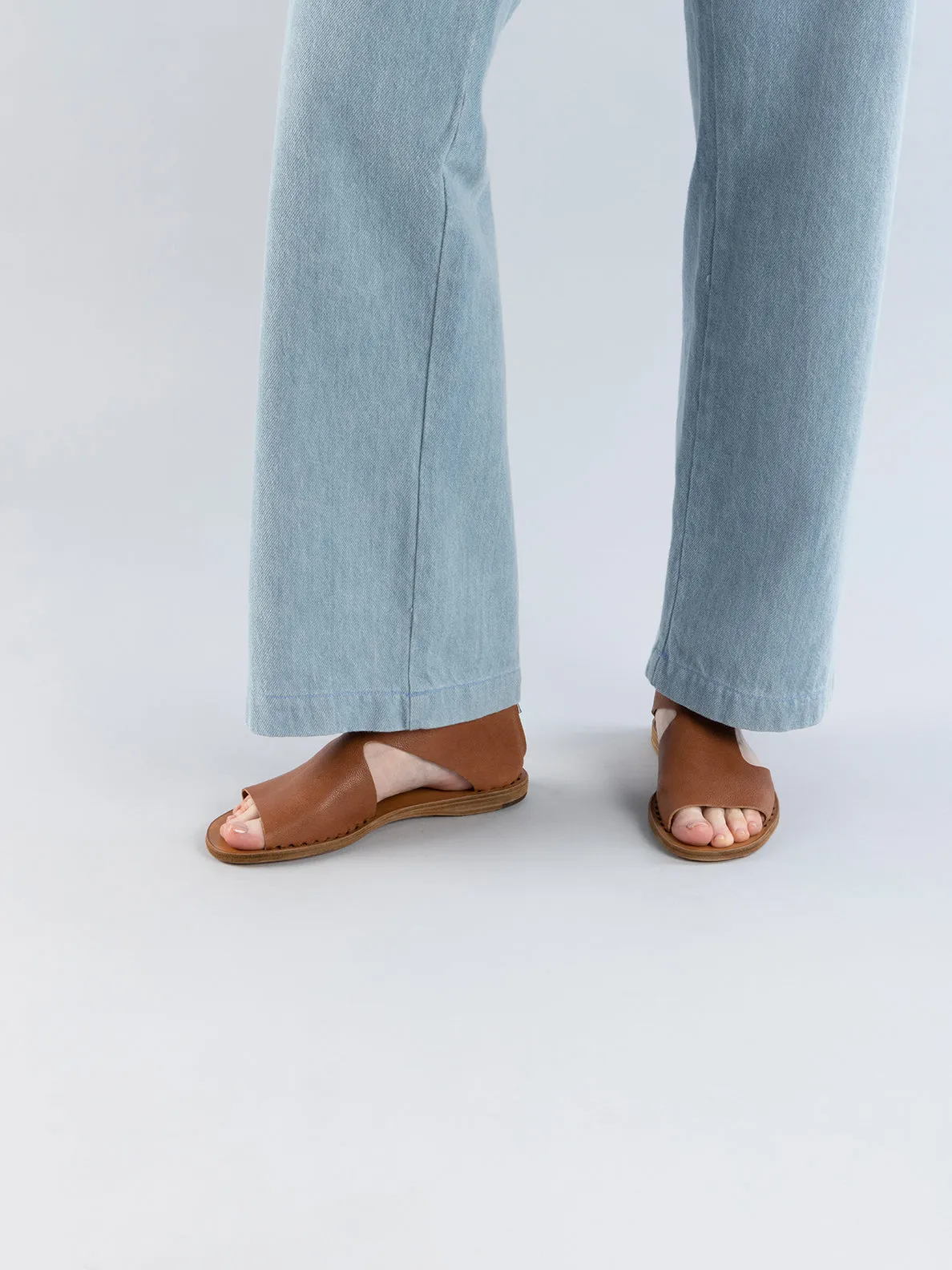 ITACA 047 - Gold Leather Sandals
